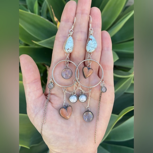 ❗️sold❗️Artisan handmade chandelier Love earrings - Picture 3 of 6